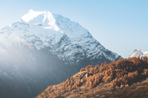 Comment organiser un voyage photographique dans les Alpes suisses pour capturer les paysages alpins?