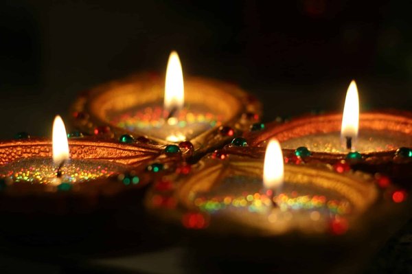Comment vivre une expérience authentique de la fête de Diwali en Inde?